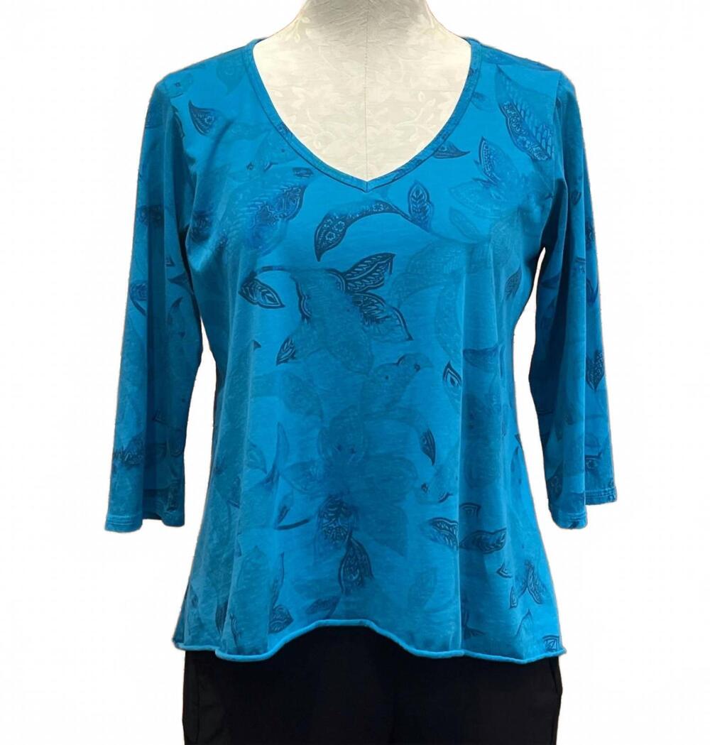 NEW PRAIRIE COTTON women's v-neck t-shirt in methyl blue with blue floral print